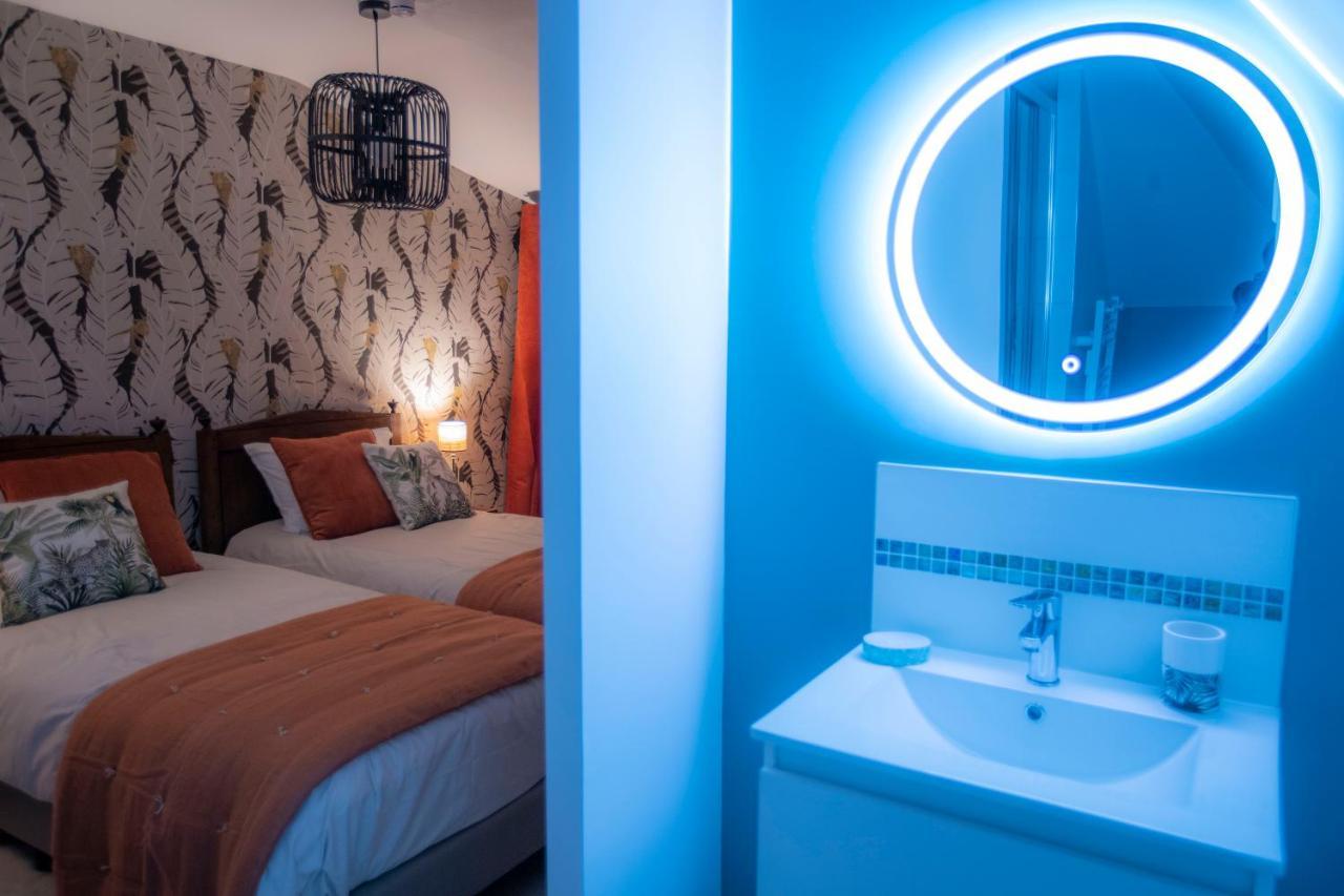 Chambre Jungle Dans Maison D'Hote "Le Petit Clouet"- Rochecorbon Exterior photo